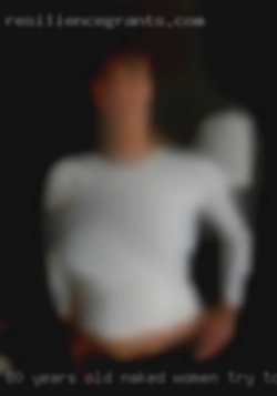 80 years old naked women try to have sex
