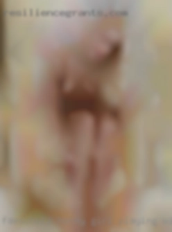 faeScholz horny girl playing with self